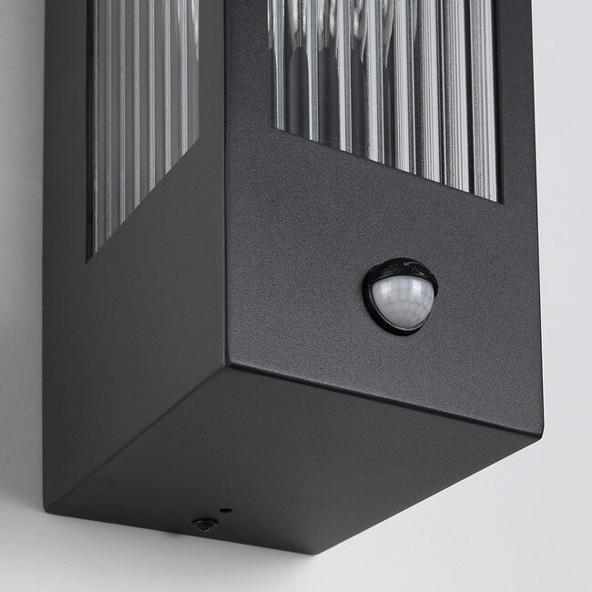 Amiens glass wall light with ribbed detail