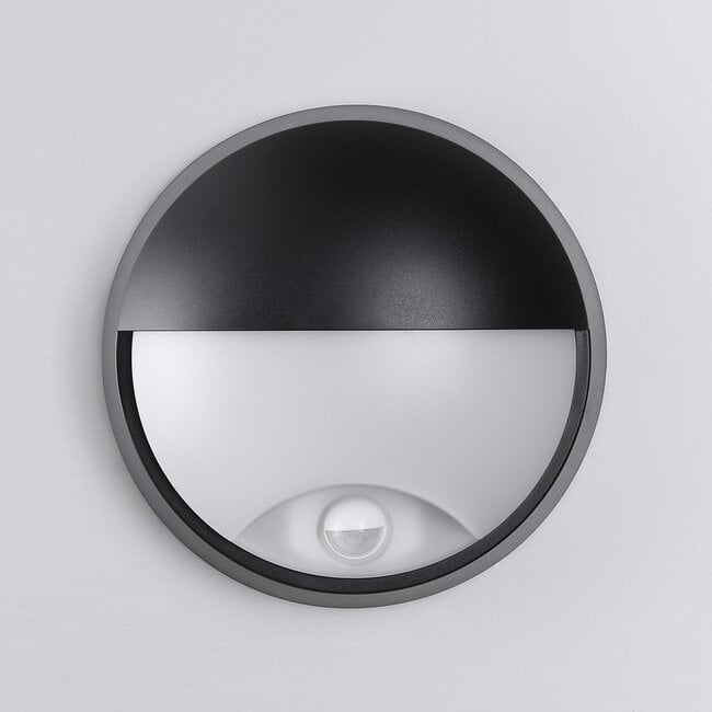 Round outdoor wall light with sensor and adjustable colour temperature