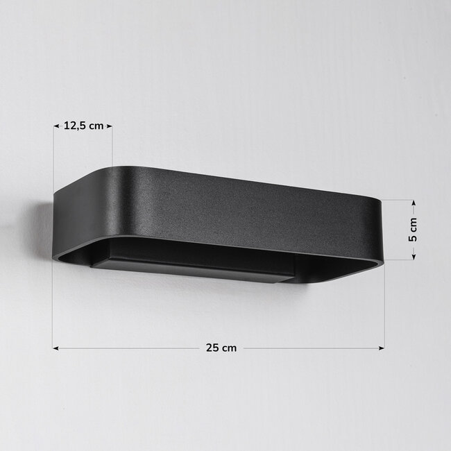 Dimmable wall lamp Aria with integrated LED