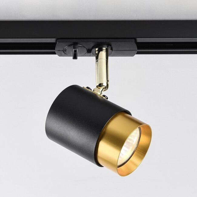 Modern 1.5 metre single-phase track lighting system with Lexi spotlights - spotlights on track