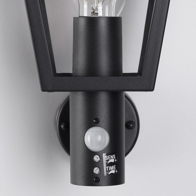 Dax rural outdoor wall light with sensor - Black