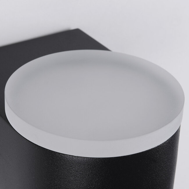 Outdoor wall light Feline with integrated LEDs - black