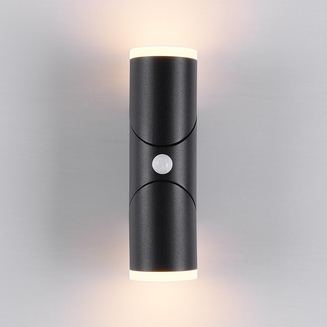 Adjustable round outdoor wall light Tess with sensor - Black