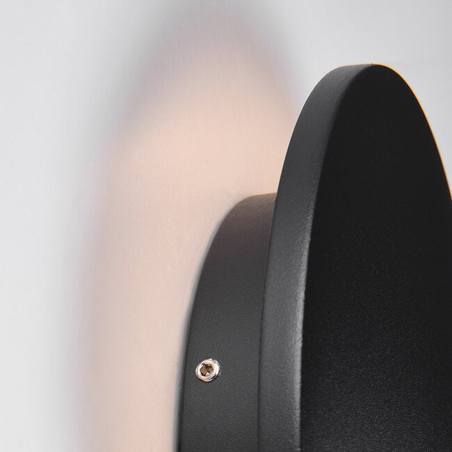Round outdoor wall light Lune - black with integrated LED