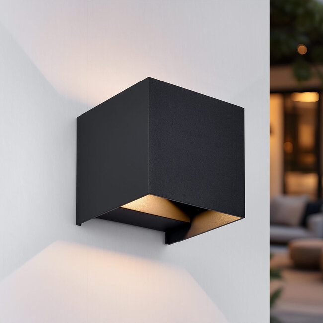 Dimmable wall lamp Daisy - black - dim-to-warm