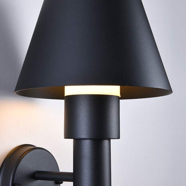 Outdoor wall lamp with shade and sensor - Marta