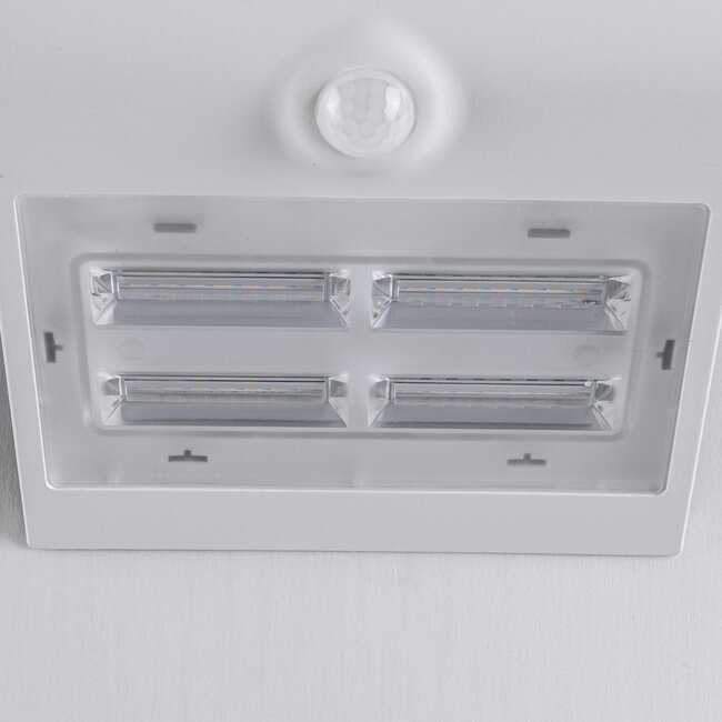Single Conan 3.2W solar outdoor wall light with sensor - white
