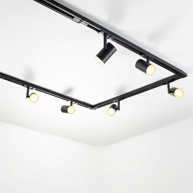 1.5 metre 1-phase track system set with June spotlights, black