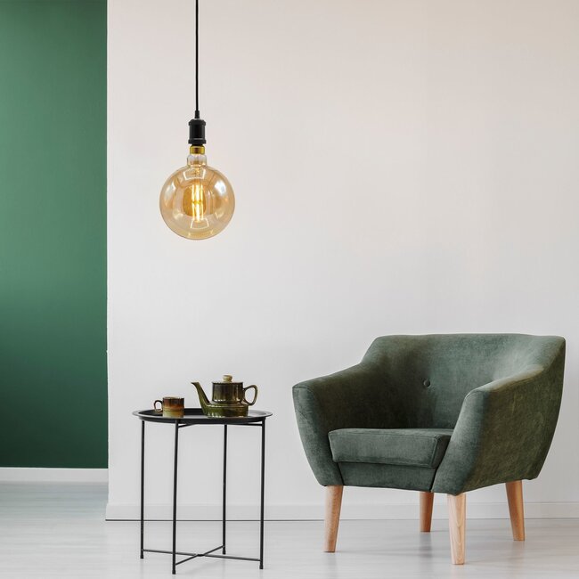 Modern matte-black cord pendant, 8.5–10W XXXL G200, amber bulb