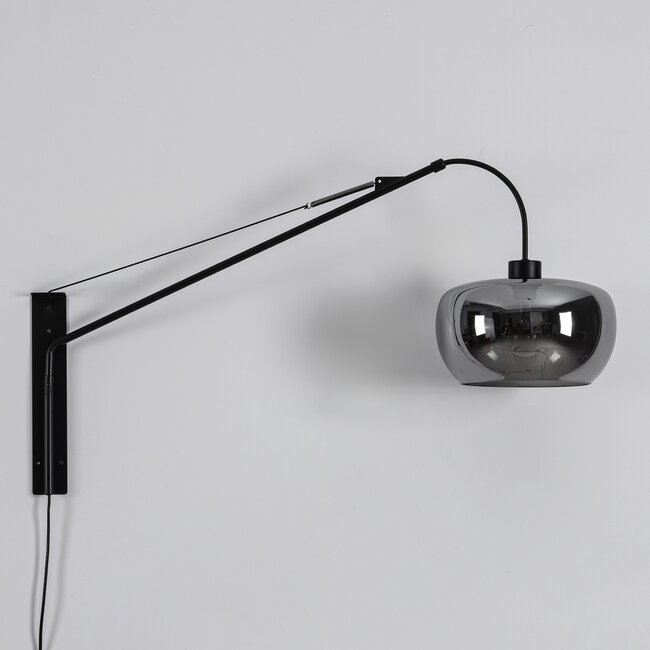 Industrial wall light Dasha with swivel and extendable arm with smoked glass