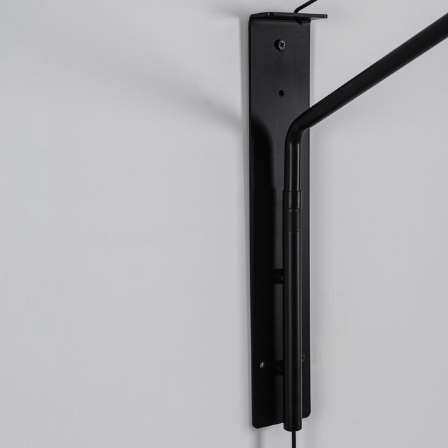 Dasha wall lamp in Black with swivelling, extendable arm and Amber glass
