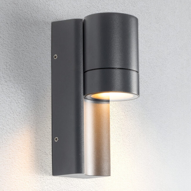 High-quality wall lamp made of Aluminium and Glass