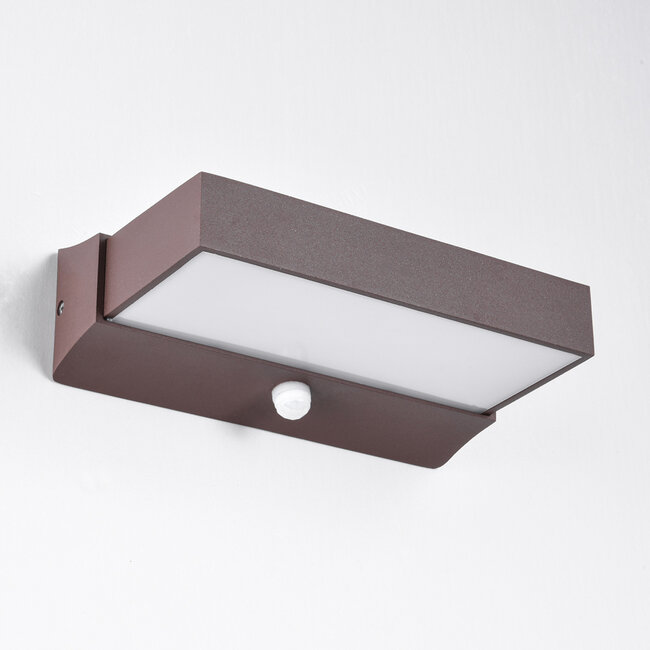 Outdoor wall light Onyx with sensor brown with integrated LED