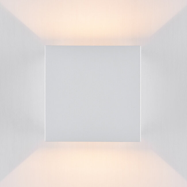 Modern Oliver bathroom lamp with adjustable flaps - White