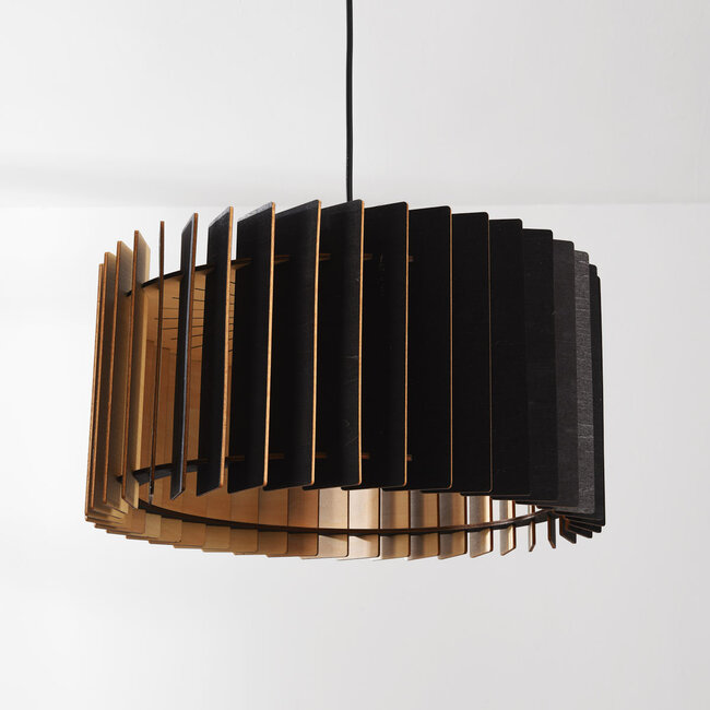 Pendant light Vyra of black wood with natural interior