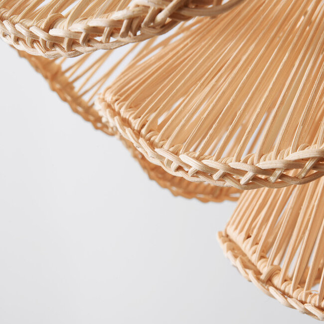 Rattan pendant light Leru with wavy, hand-woven shade in natural colour