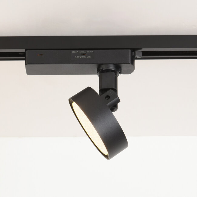 1-phase 3-metre Track lighting system with black Colle spotlights 3000K