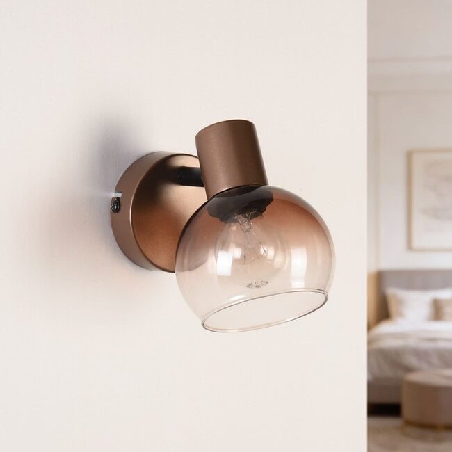 Adjustable wall spotlight Pilou with brown ombre glass