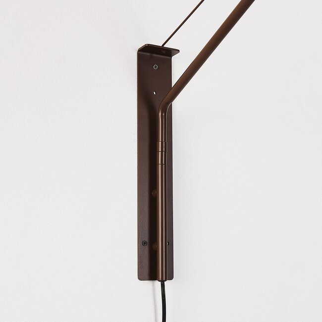 Dasha wall lamp in brown with swivel, extendable arm and brown ombre glass