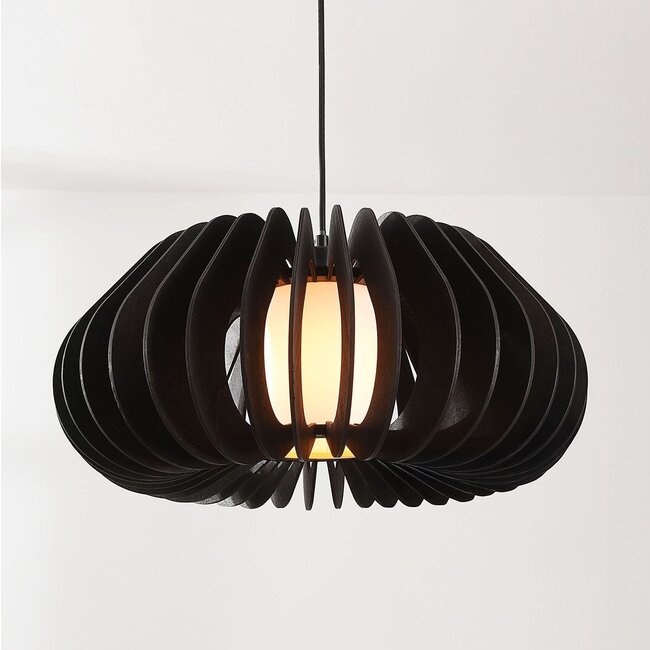 Wood pendant light Rorka with black slats, open round shape and diffuser
