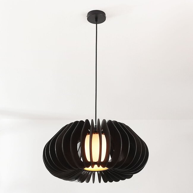 Wood pendant light Rorka with black slats, open round shape and diffuser