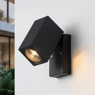 Wall light fitting with GU10 lampholder