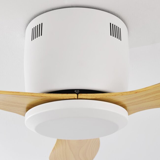 Ceiling fan, white with beech wood look, including remote control - Rivotra