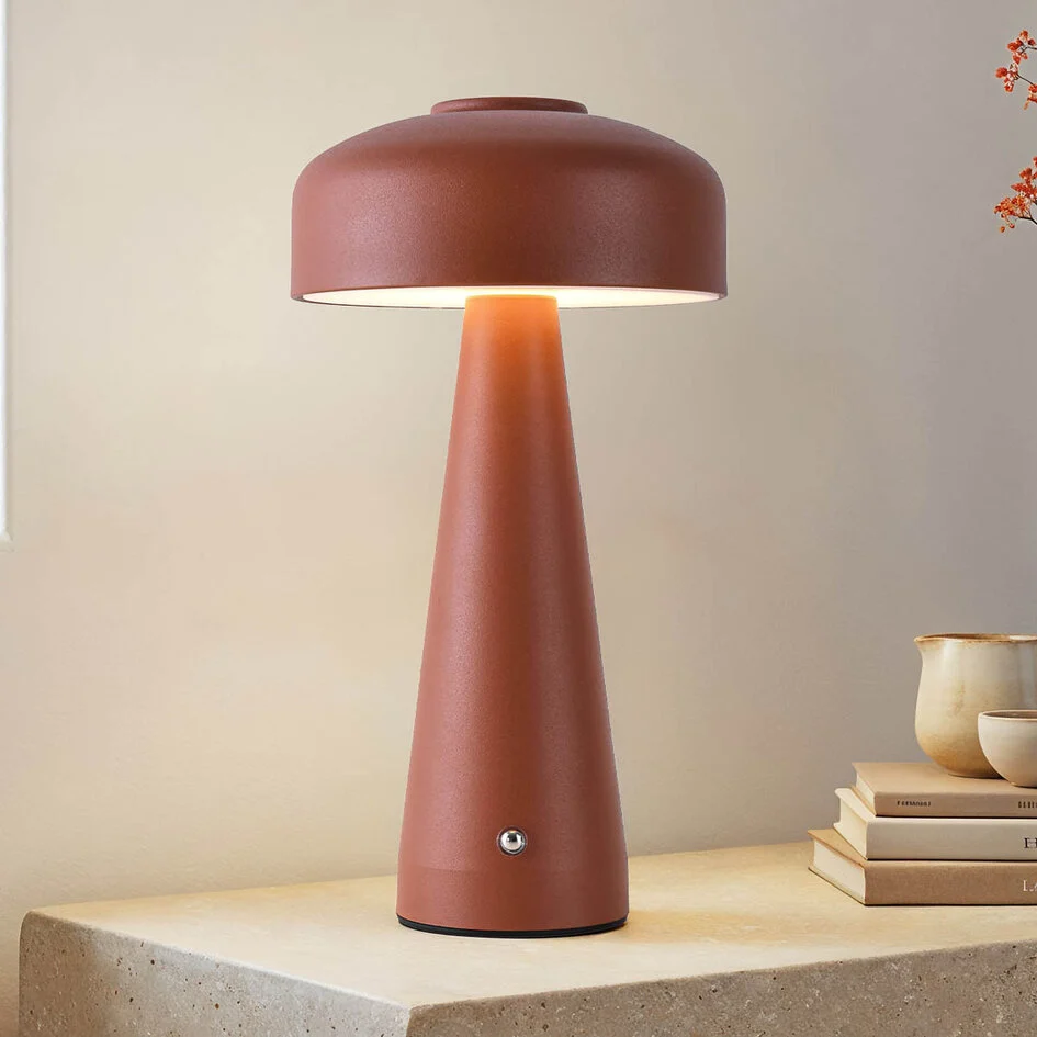 Rechargeable table lamps