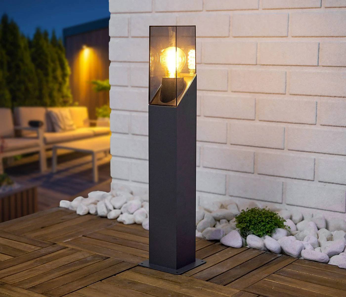 Outdoor bollard lights