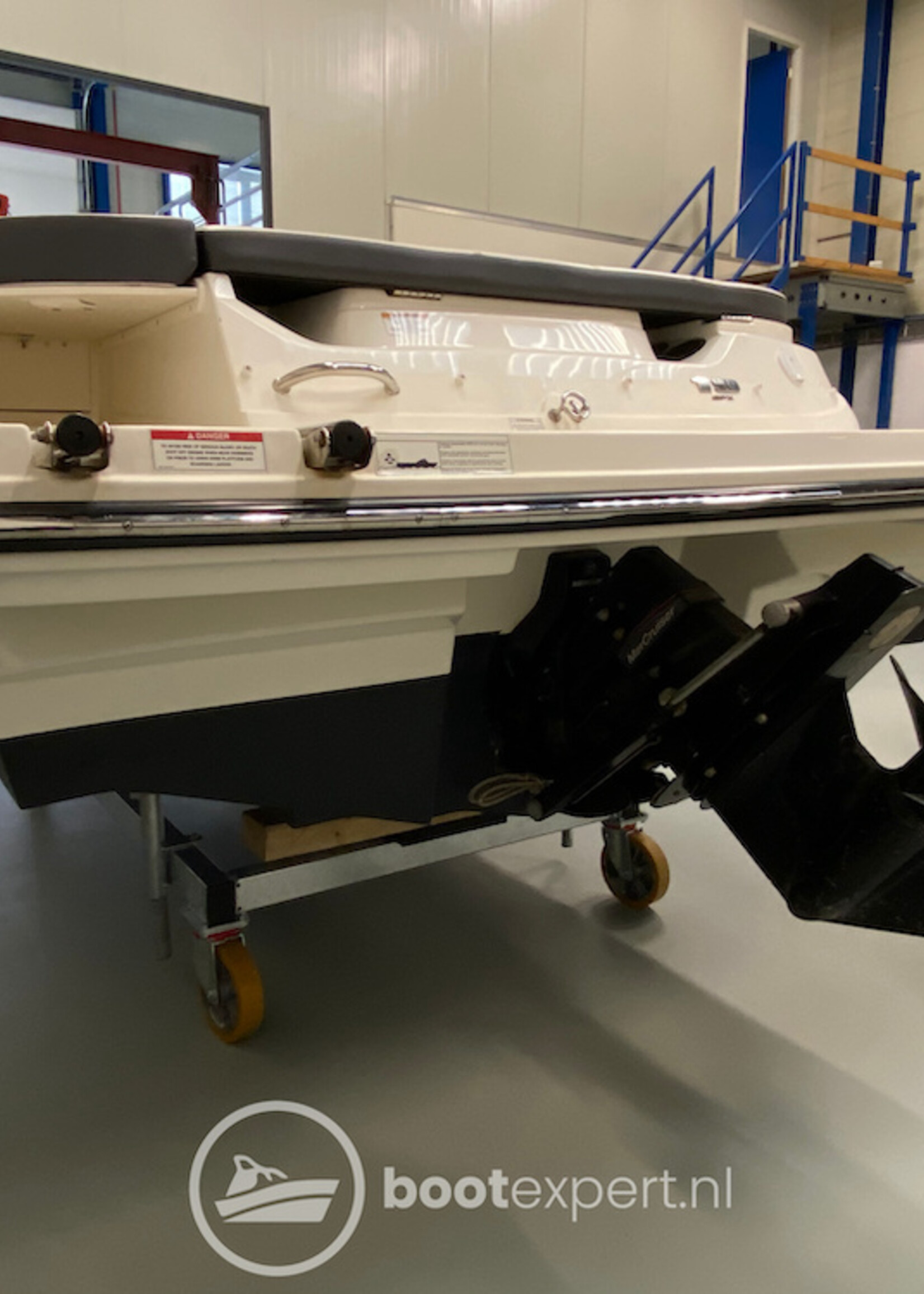 Sea Ray 190SPX 3.0LTR 140PK 2015