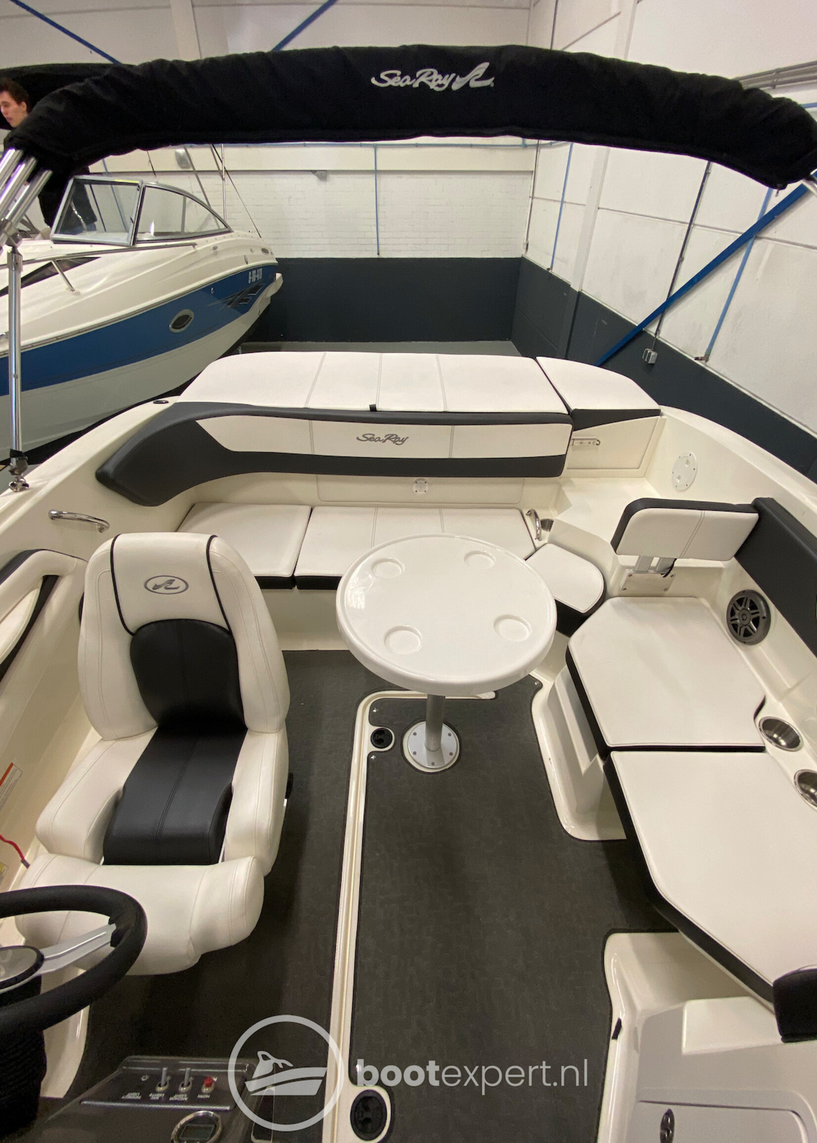 Sea Ray 190SPX 3.0LTR 140PK 2015