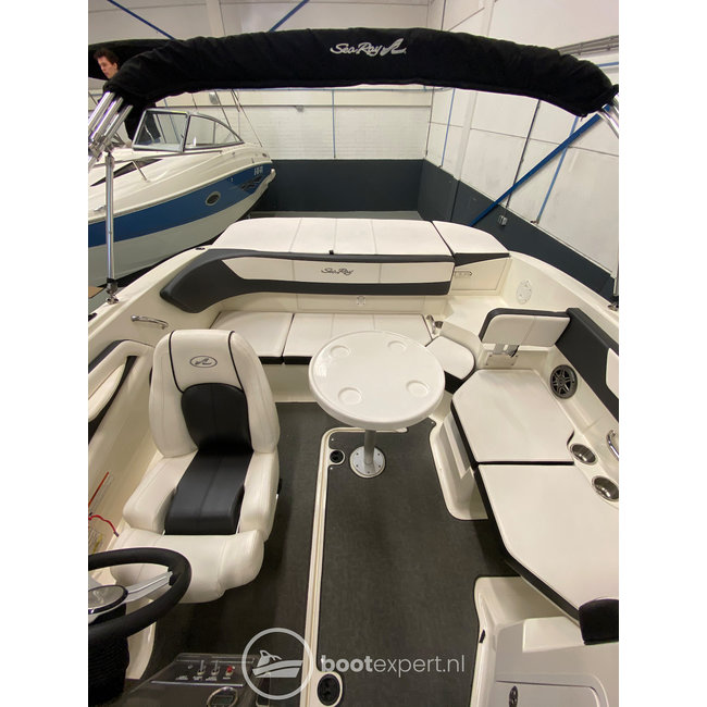 Sea Ray 190SPX 3.0LTR 140PK 2015