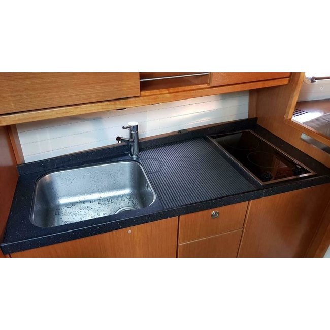 Bavaria 642 Cuddy 4.3Ltr 220PK  2015 - Copy - Copy