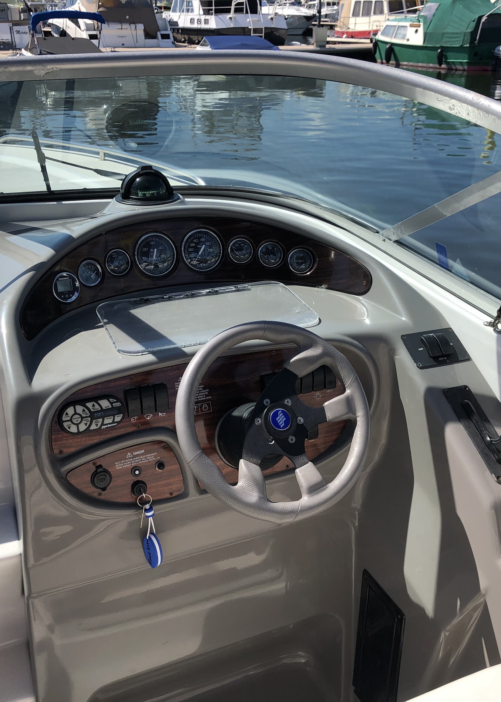 Four Winns Sundowner 285 Volvo 7.4 Liter V8 GSI 385PK 2003