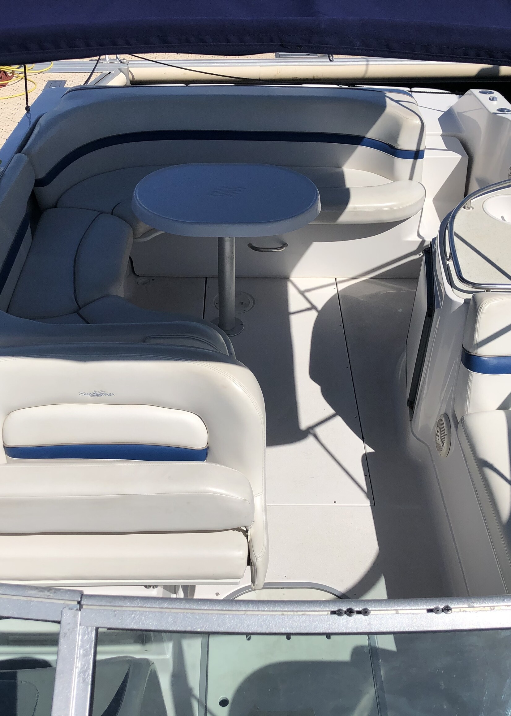 Four Winns Sundowner 285 Volvo 7.4 Liter V8 GSI 385PK 2003