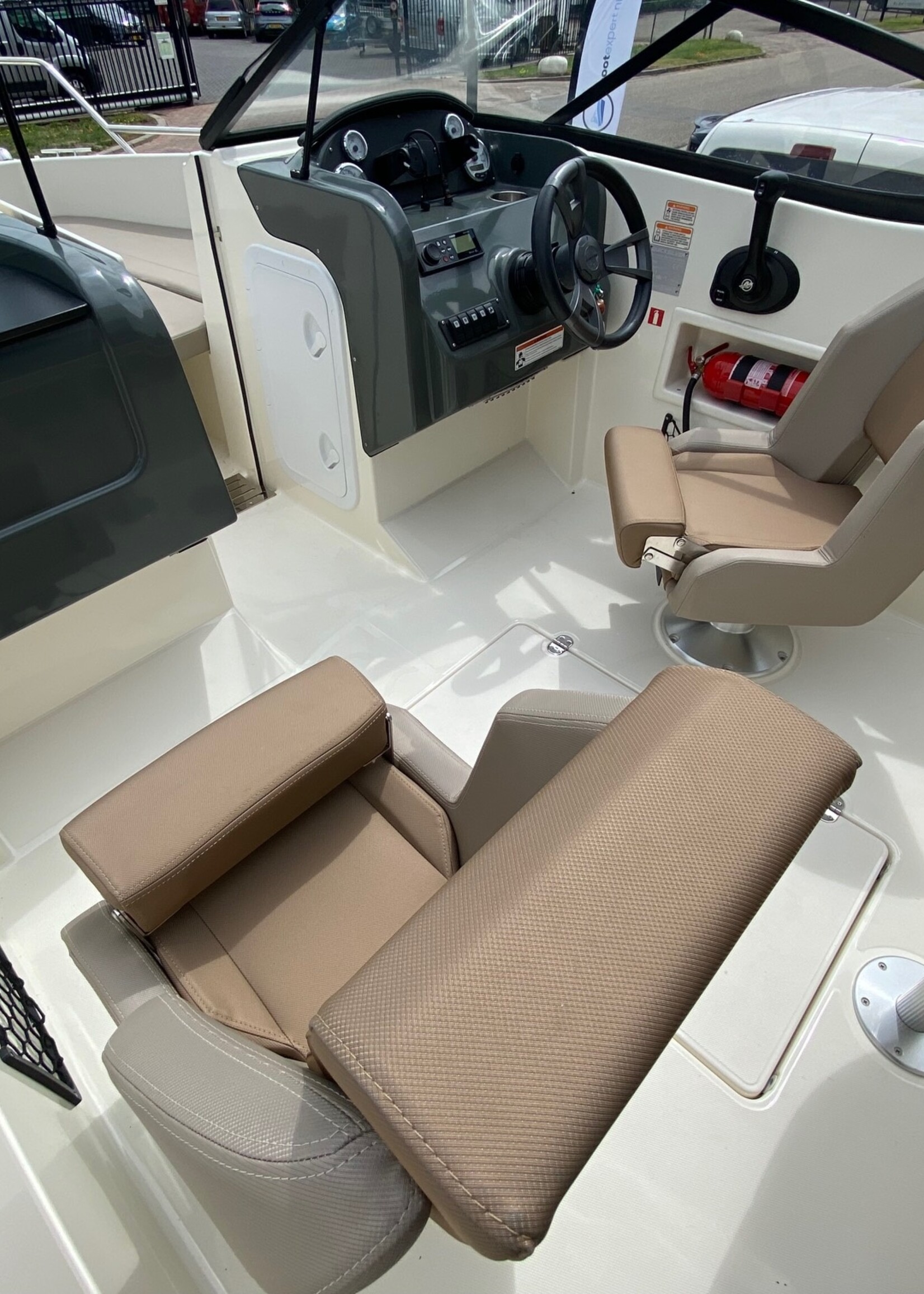 Quicksilver Activ 605 Bowrider, 115pk Mercury Pro XS, 2019