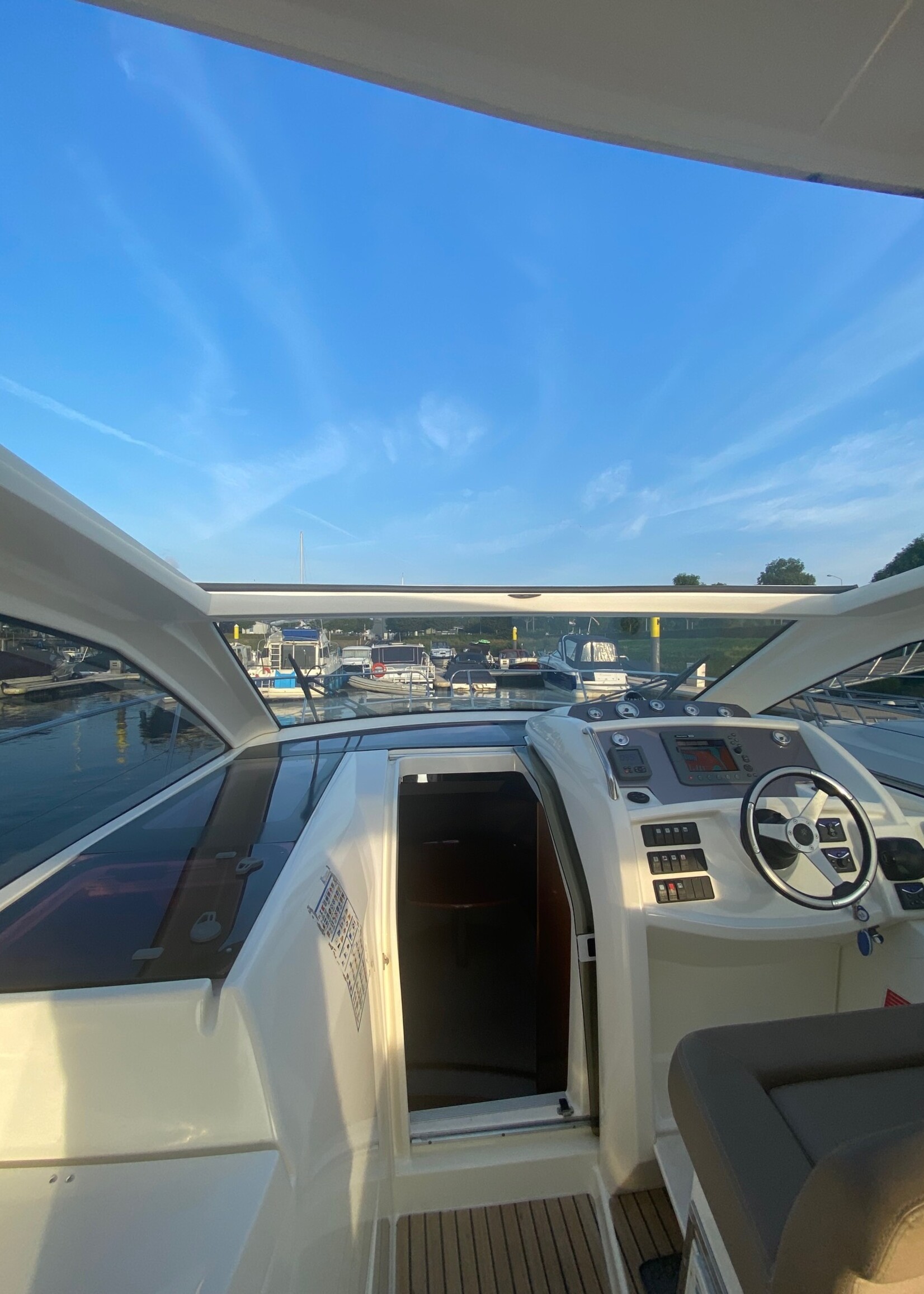 Jeanneau Leader 9 Hardtop, 2010, diesel 260PK