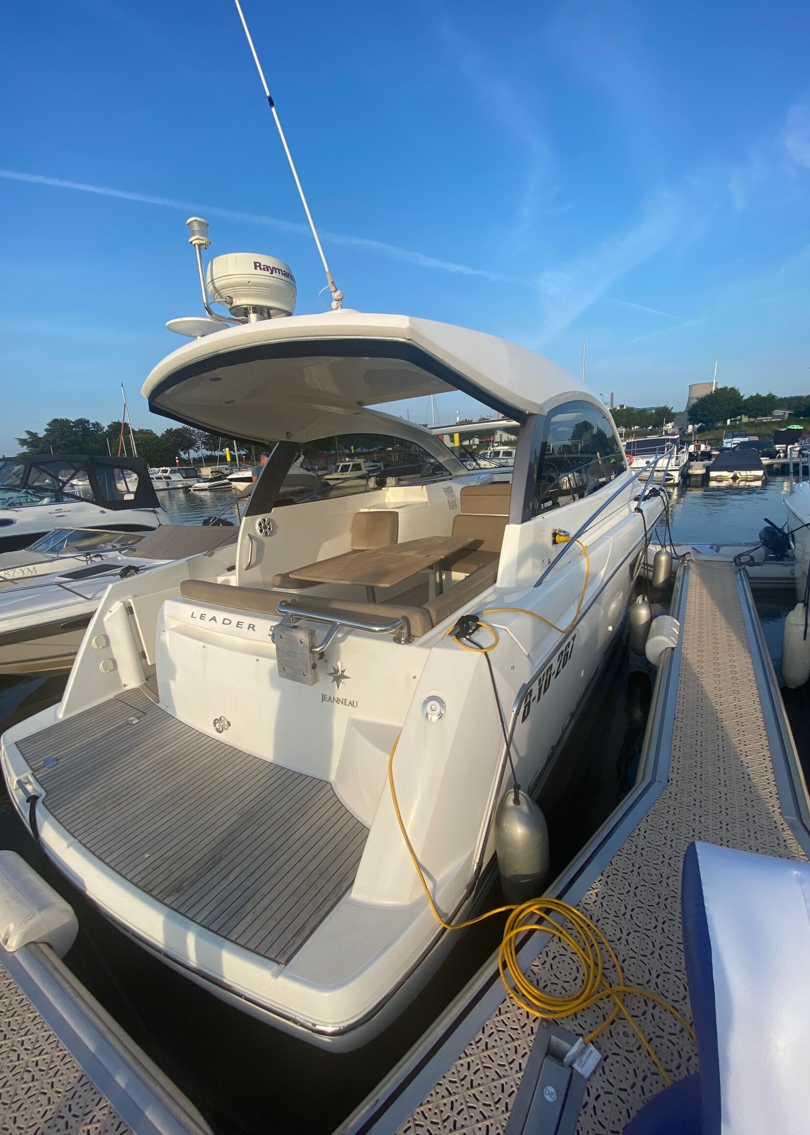 Jeanneau Leader 9 Hardtop, 2010, diesel 260PK