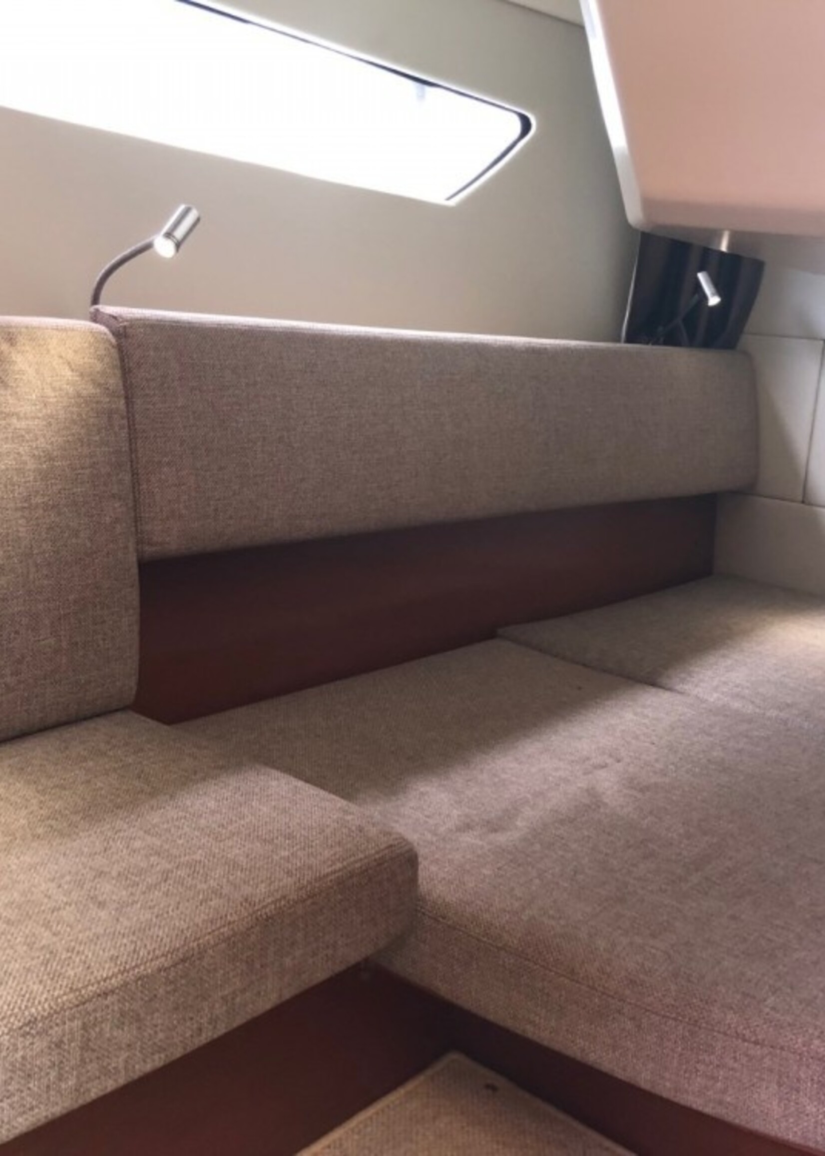 Jeanneau Leader 9 Hardtop, 2010, diesel 260PK