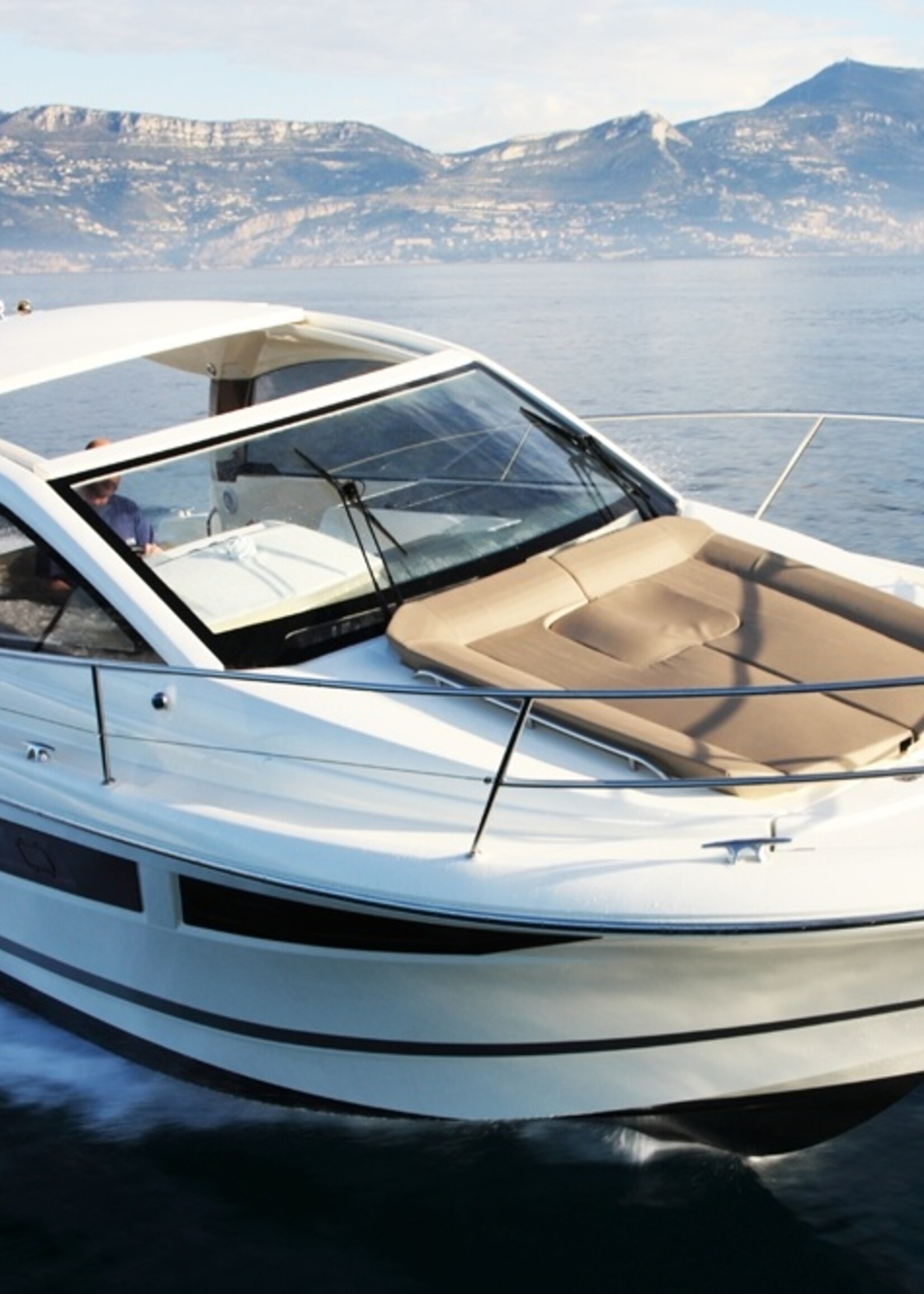 Jeanneau Leader 9 Hardtop, 2010, diesel 260PK