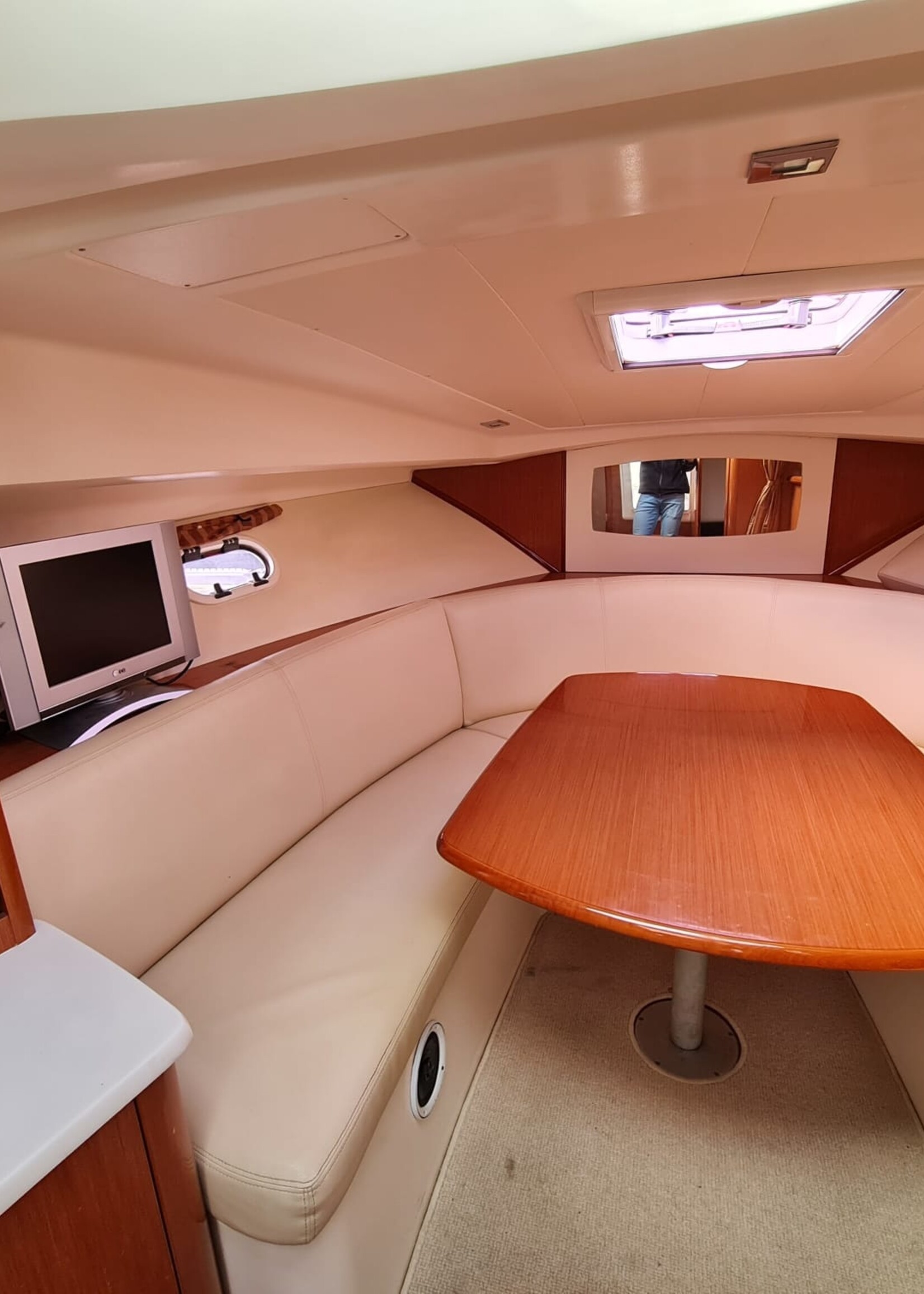 Jeanneau Prestige 30S Hardtop, 2009, 2x Volvo Penta 5.7 Gi