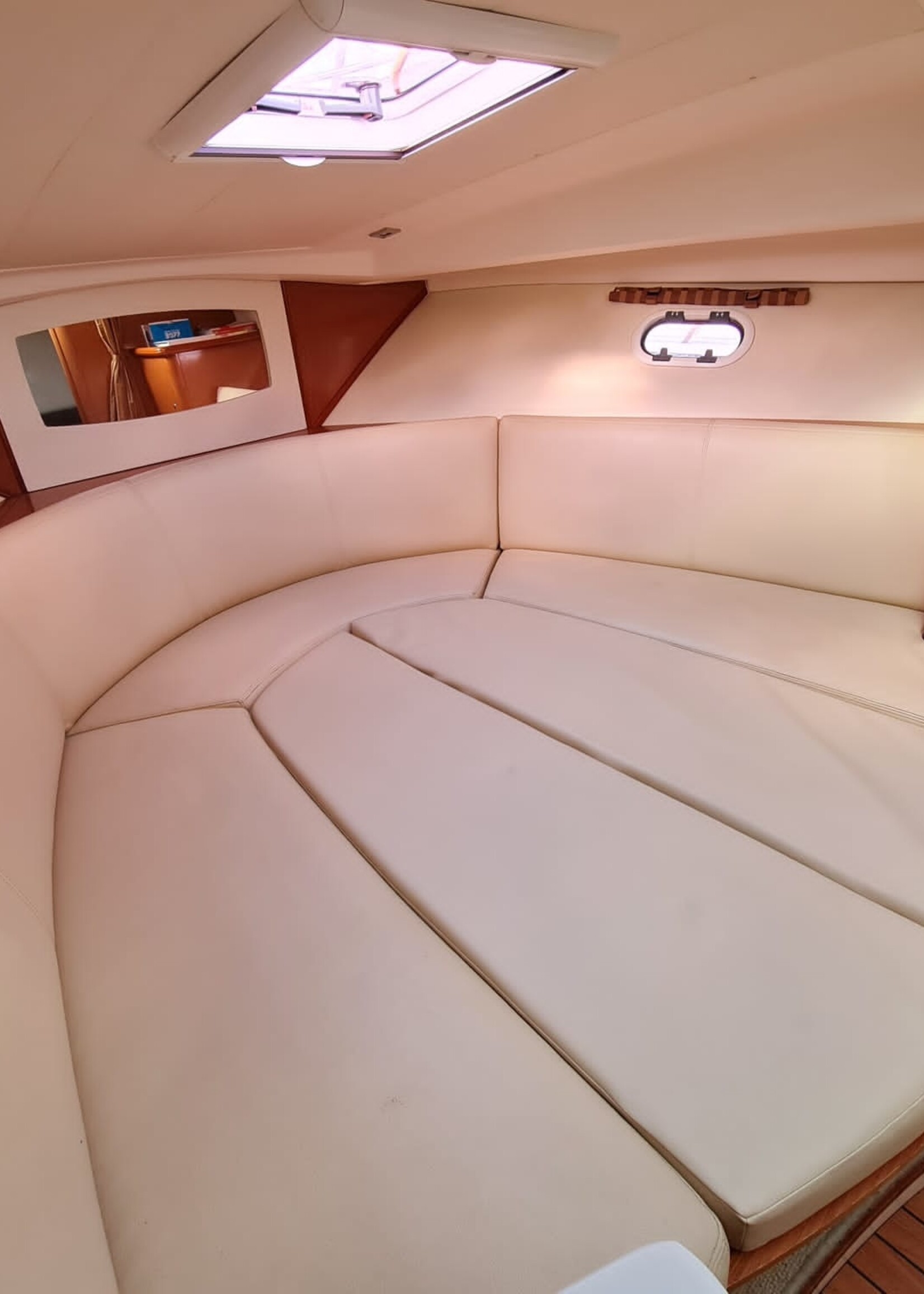 Jeanneau Prestige 30S Hardtop, 2009, 2x Volvo Penta 5.7 Gi