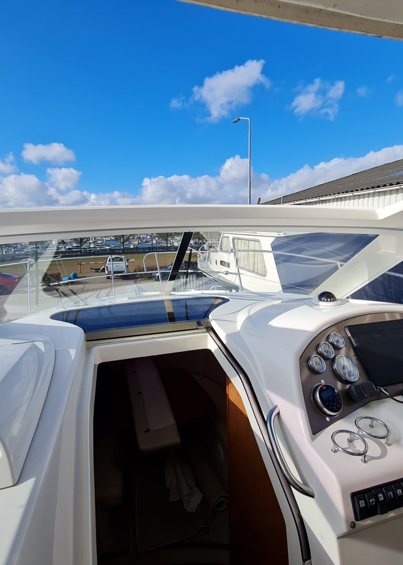 Jeanneau Prestige 30S Hardtop, 2009, 2x Volvo Penta 5.7 Gi