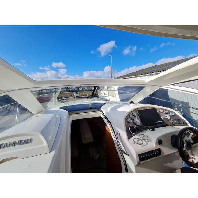 Jeanneau Prestige 30S Hardtop, 2009, 2x Volvo Penta 5.7 Gi