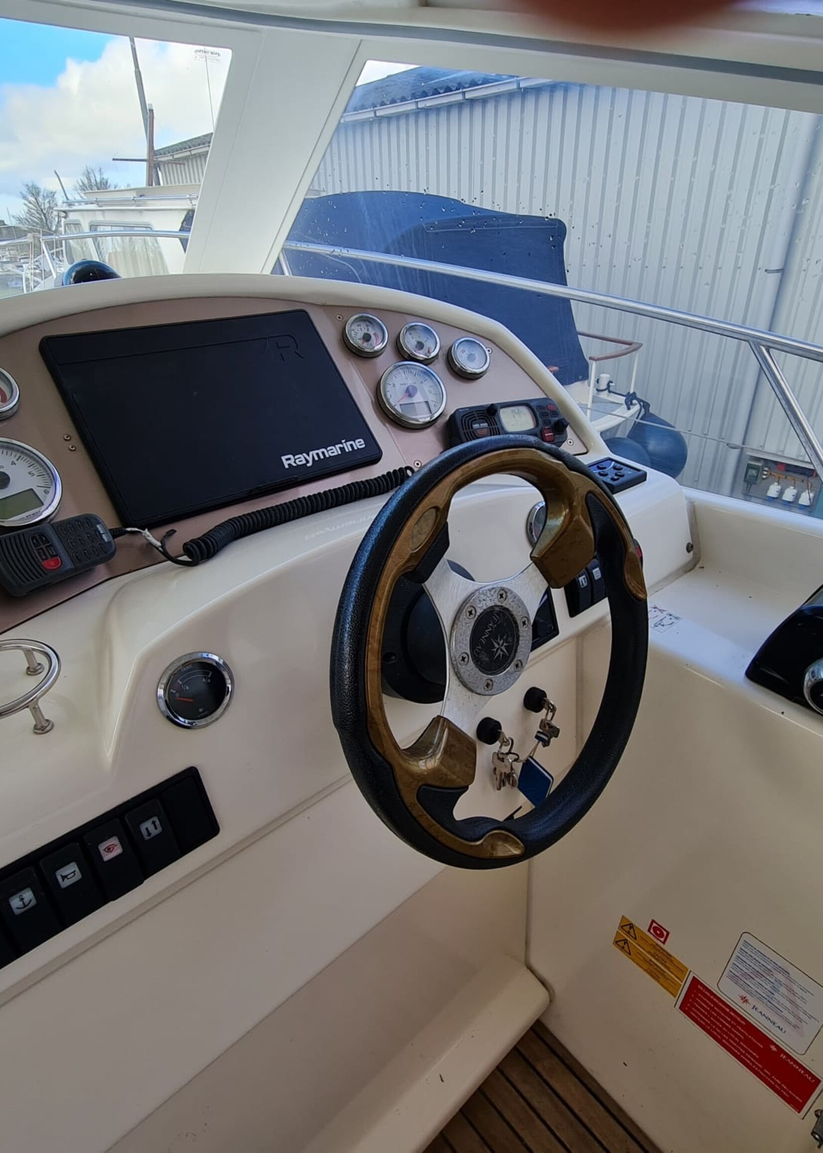 Jeanneau Prestige 30S Hardtop, 2009, 2x Volvo Penta 5.7 Gi