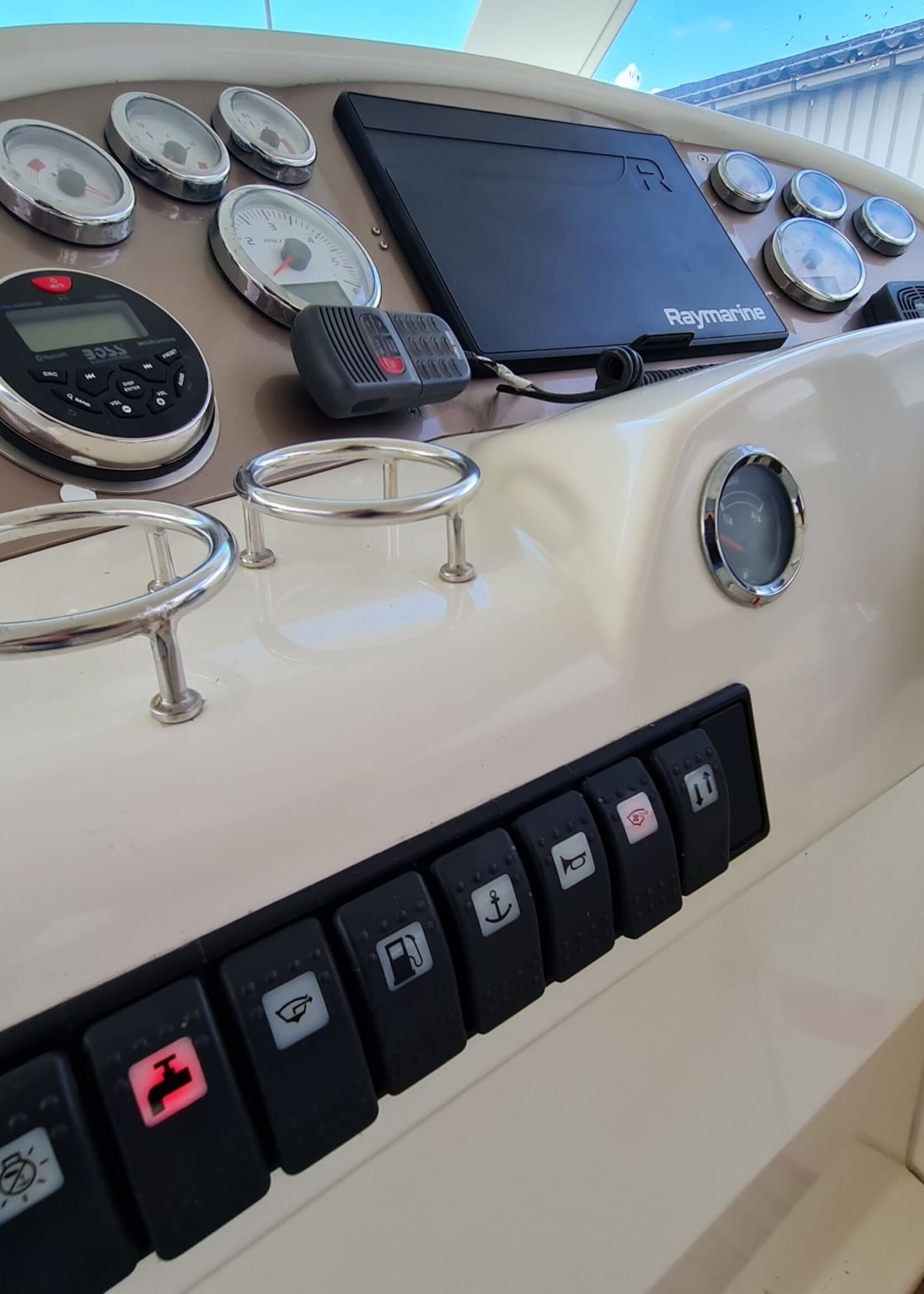 Jeanneau Prestige 30S Hardtop, 2009, 2x Volvo Penta 5.7 Gi