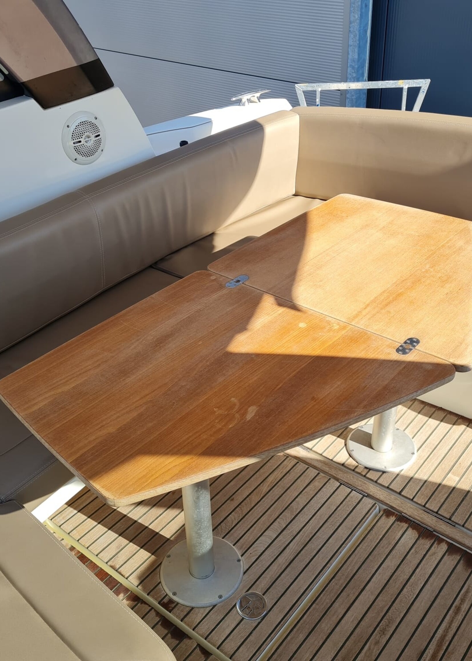 Jeanneau Leader 9 Hardtop, 2010, 2x Volvo Penta 5.7Gi