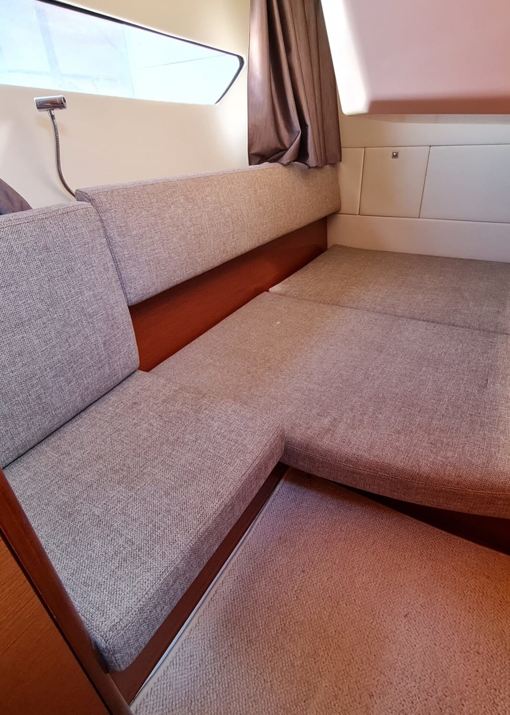 Jeanneau Leader 9 Hardtop, 2010, 2x Volvo Penta 5.7Gi