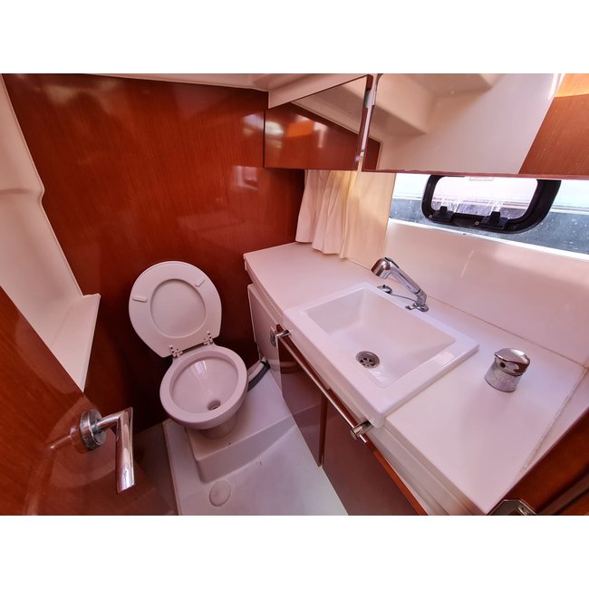 Jeanneau Leader 9 Hardtop, 2010, 2x Volvo Penta 5.7Gi