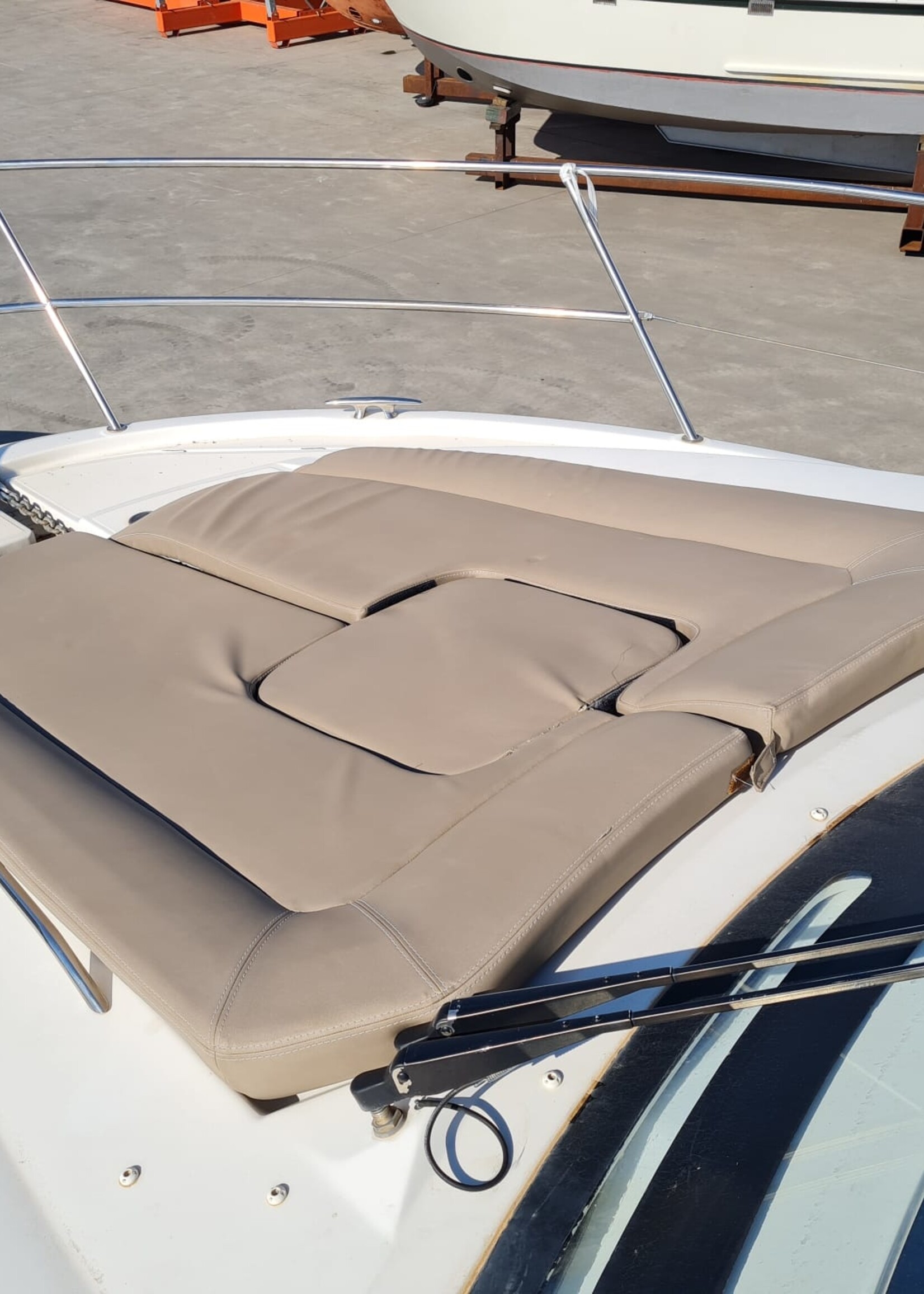 Jeanneau Leader 9 Hardtop, 2010, 2x Volvo Penta 5.7Gi